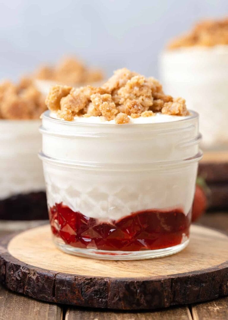 cheesecake-crumble-dessert-jars